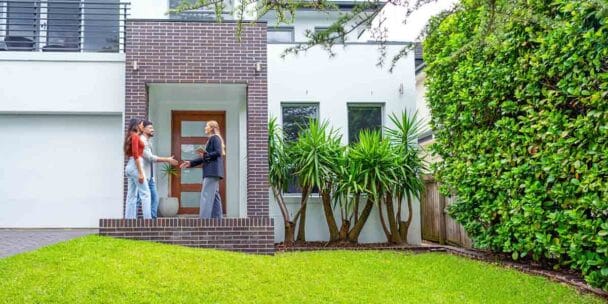 How the Real Estate Market Changes by Season (And What It Means for Agents)